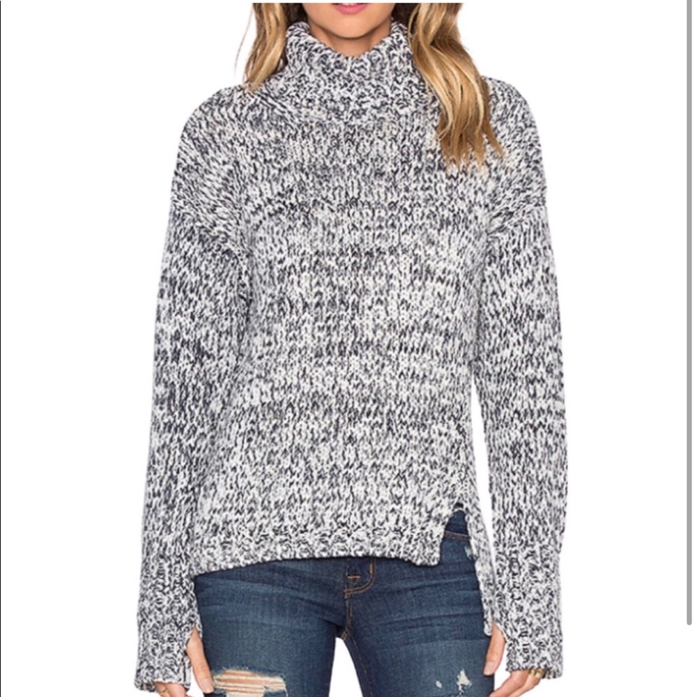 525 America Revolve Boucle Printed Tape Yarn Turtleneck Sweater Thumb Holes Med